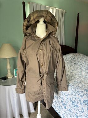 Vintage Women’s Woolrich Wool Lined Raincoat M